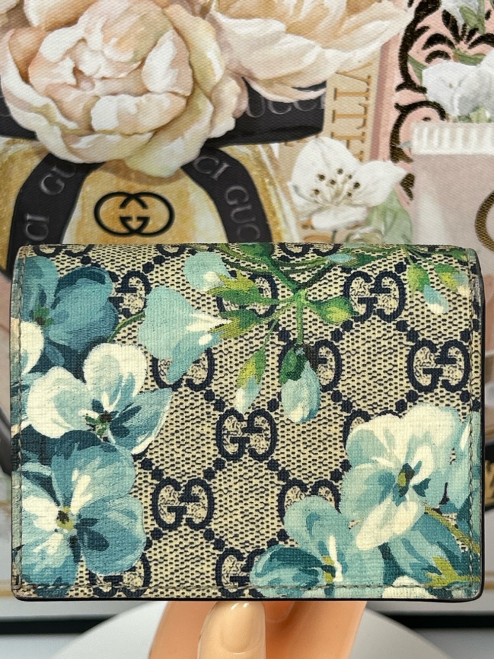 GUCCI GG Supreme Blooms Compact Wallet 😍🌸 - Picture 13 of 17
